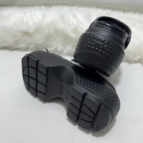 Wednesday x Crocs Stomp Platform Clog - Picture 5 of 9